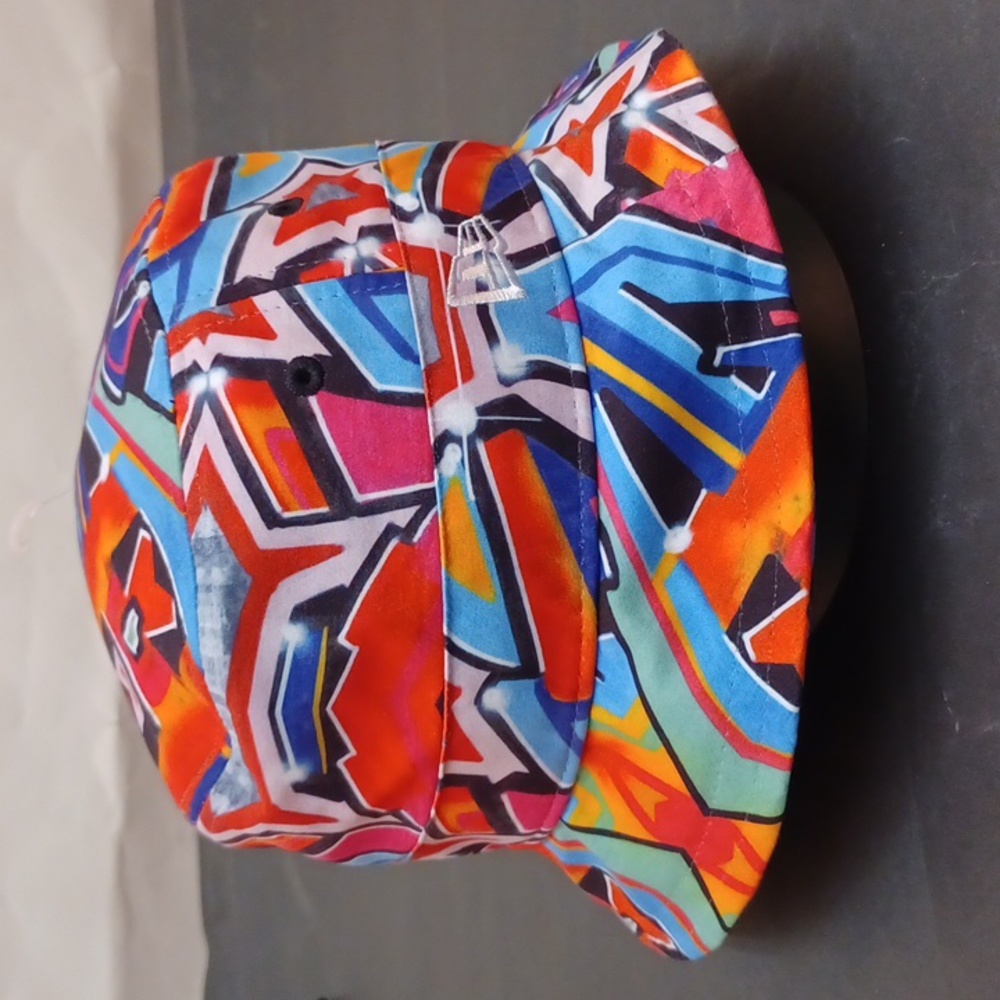 NWT New Era Graffiti bucket hat